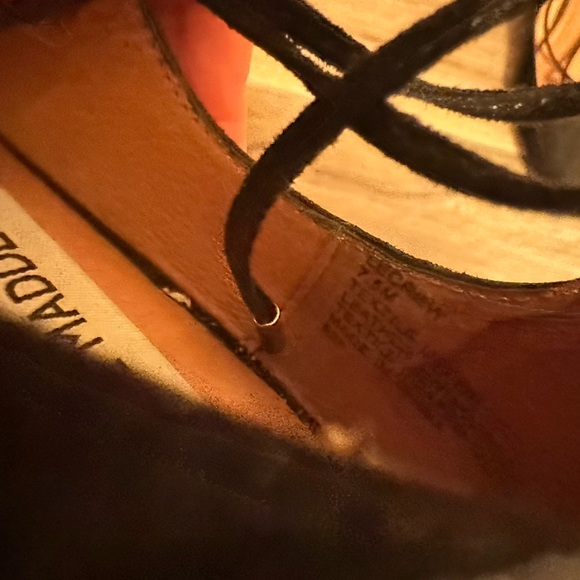 Steve Madden Suede Flats 7.5 Lace Up - Picture 4 of 5